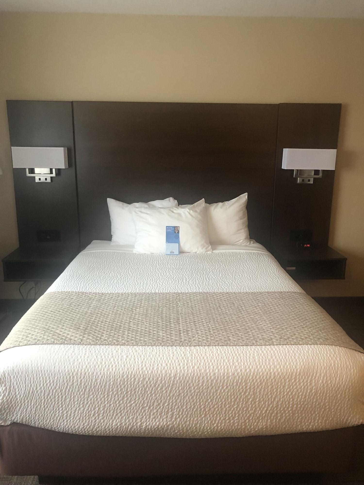 Days Inn By Wyndham Хинтон Экстерьер фото