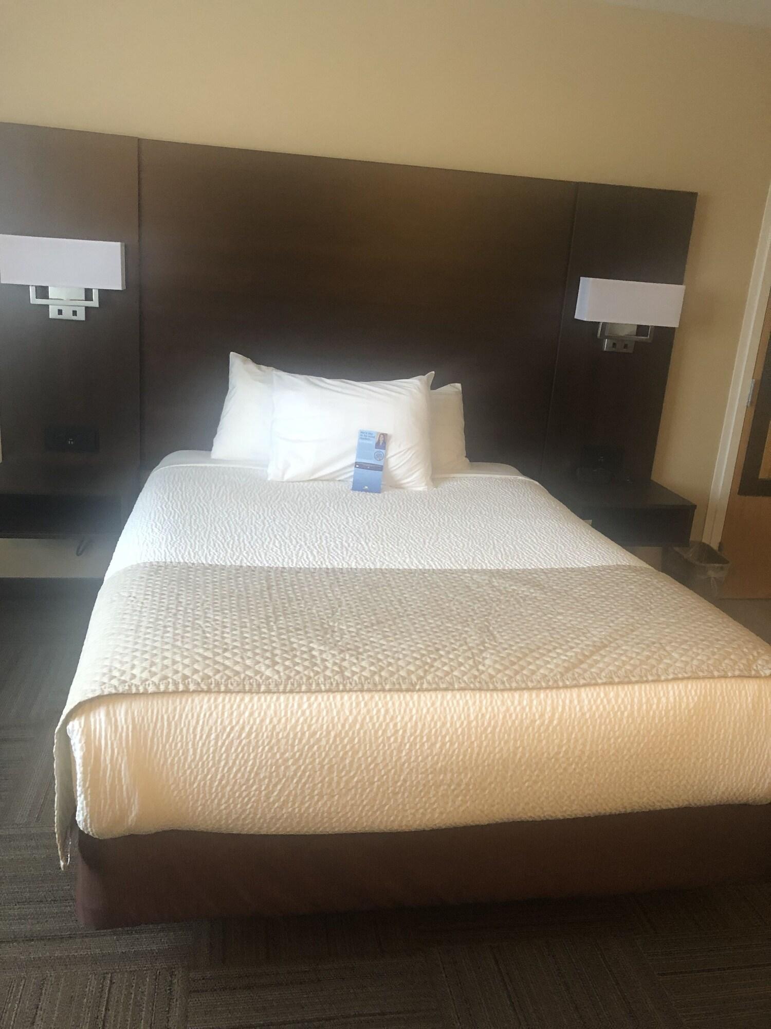 Days Inn By Wyndham Хинтон Экстерьер фото