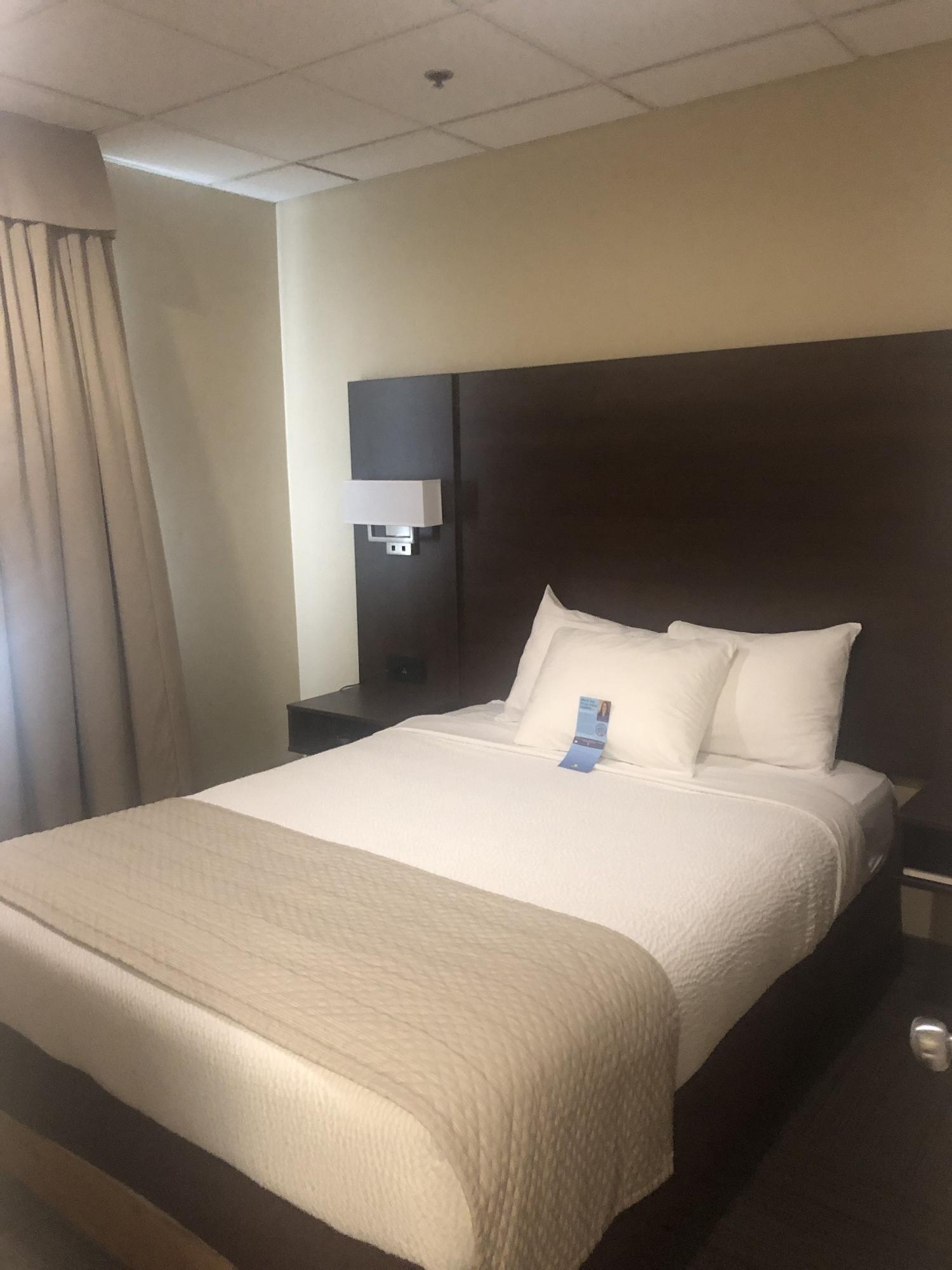Days Inn By Wyndham Хинтон Экстерьер фото